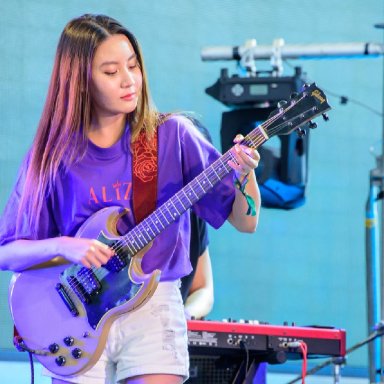 ลูกหวาย Lookwai Aliz