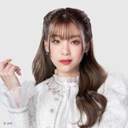 แก้ว BNK48